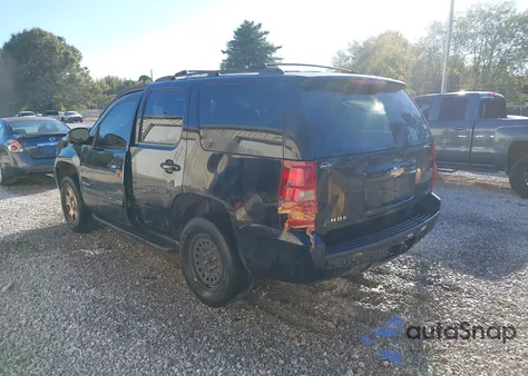 2011 Chevrolet Tahoe Ls z USA, uszkodzony, nr VIN 1GNSCAE02BR101920